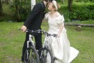 Roma, il primo eco matrimonio in bici elettrica