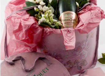 Idee regalo San Valentino 2012, fiori e champagne di Perrier-Jouët per il top del romanticismo