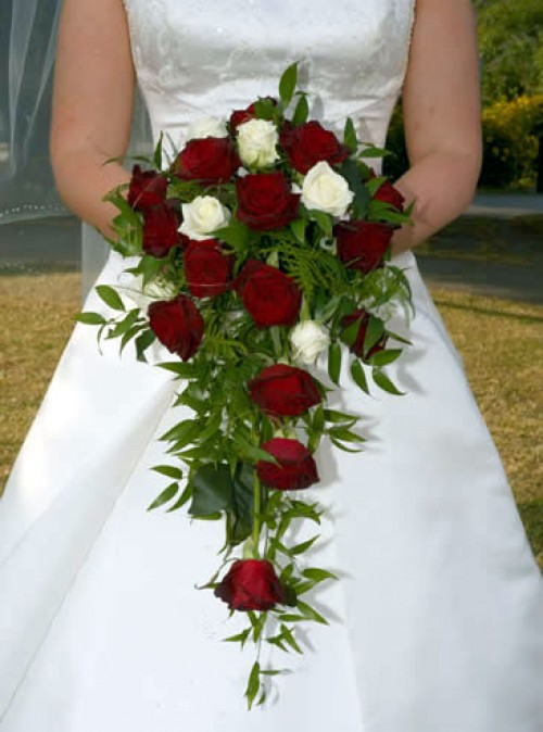 bouquet-sposa-a-cascata-2-e1354009883674