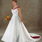 abito sposa decorazioni rosse